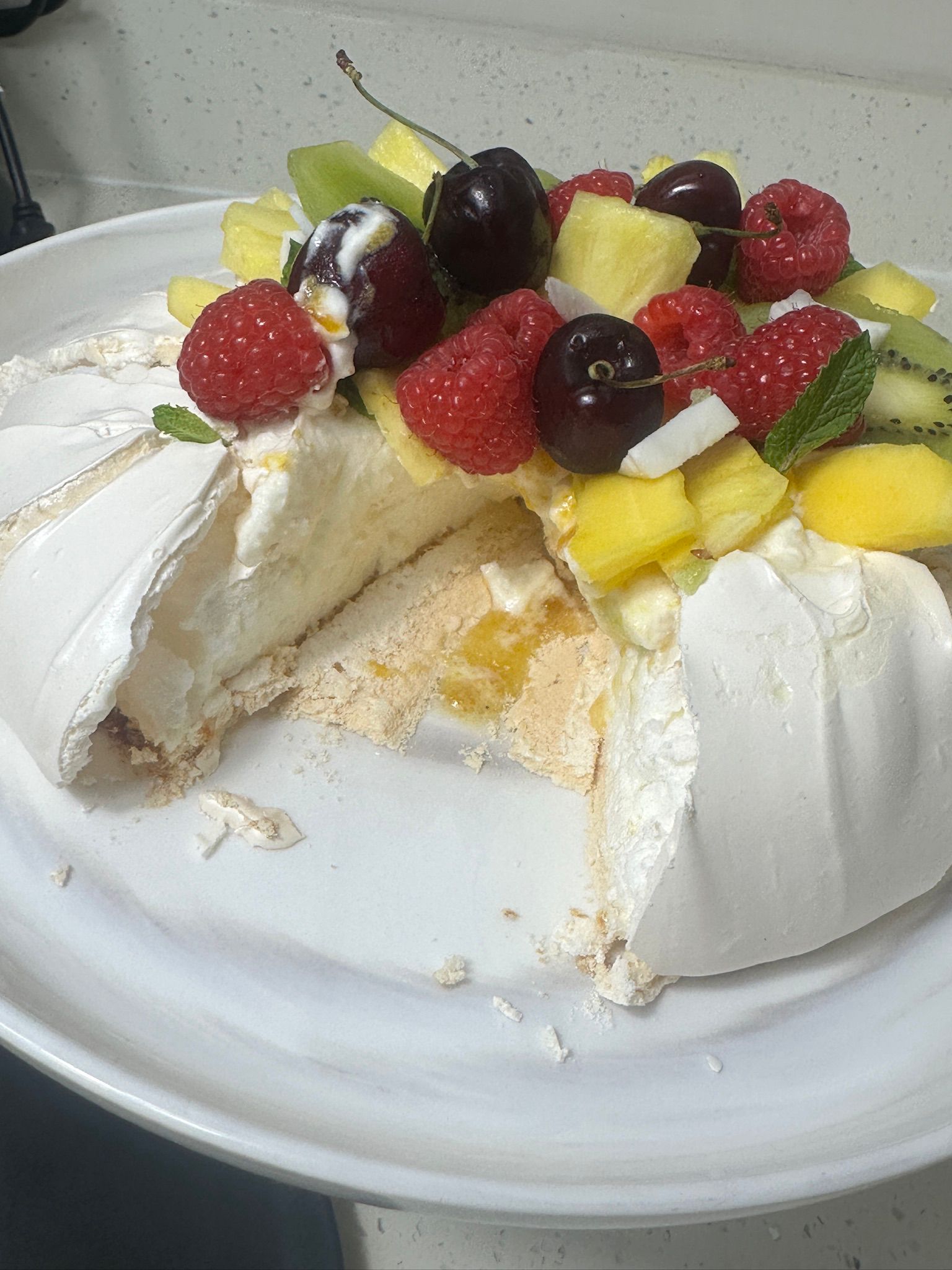 Fruit Pavlova 1